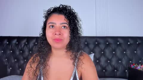 Snapshot of thara_webstter chatting on September 25, 12:01 pm thara webstter online show from September 25, 12:01 pm