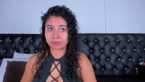 Snapshot of thara_webstter chatting on October 15, 12:06 pm thara webstter online show from October 15, 12:06 pm