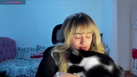   online show from December 17, 6:09 pm