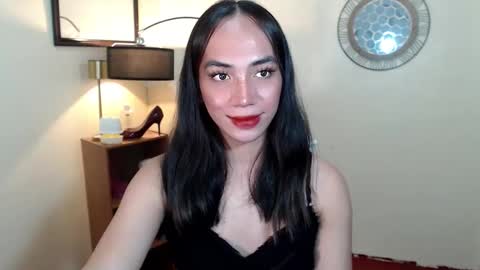 Snapshot of thatslut_deia chatting on October 5, 1:51 pm thatslut_deia online show from October 5, 1:51 pm