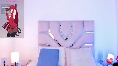 Thayler  online show from September 27, 11:19 am