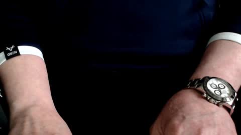 Snapshot of the1pocketrocket chatting on January 1, 1:27 pm the1pocketrocket online show from January 1, 1:27 pm