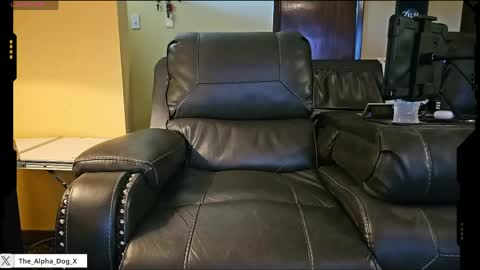 the_alpha_dog_xxx online show from April 13, 6:12 pm