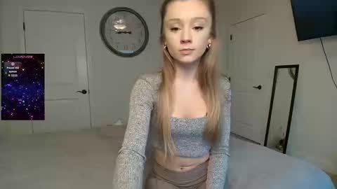 the_hotties online show from September 19, 9:29 pm