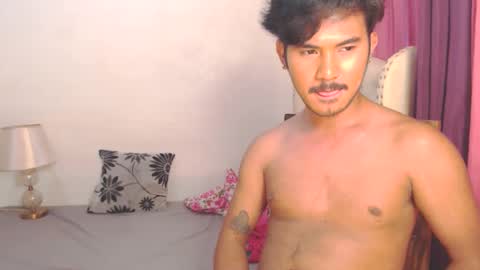 Snapshot of the_killian_jones chatting on February 28, 5:26 am ken online show from February 28, 5:26 am