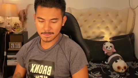 Snapshot of the_killian_jones chatting on October 1, 5:56 pm ken online show from October 1, 5:56 pm
