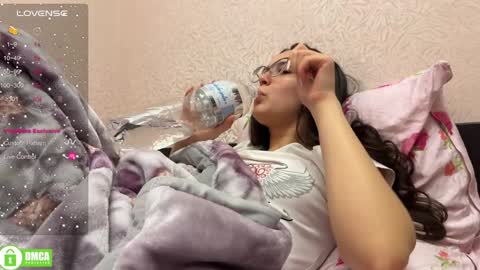 Snapshot of the_princese chatting on February 7, 7:49 pm Alice online show from February 7, 7:49 pm