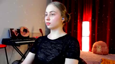 Ally    STREAMING ON TWITCH NOW Check my Twitter for updates online show from December 4, 2:49 pm