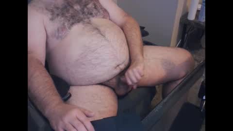 Snapshot of thebearking69 chatting on October 7, 5:25 am The Bear King online show from October 7, 5:25 am