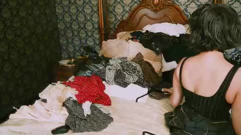 Joan online show from March 17, 9:20 pm