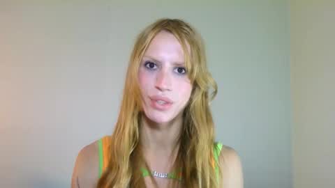 Snapshot of thedollxxxperience chatting on October 2, 7:56 pm Yolanda online show from October 2, 7:56 pm