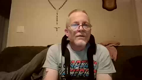 Snapshot of thee_lone_boner chatting on October 10, 8:53 am Alpha online show from October 10, 8:53 am