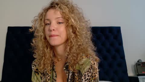 Snapshot of theislandgirl chatting on September 16, 8:56 pm Lily Marie online show from September 16, 8:56 pm