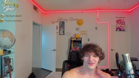 Snapshot of thejohnnystone chatting on September 27, 12:30 am Johnny Stone online show from September 27, 12:30 am