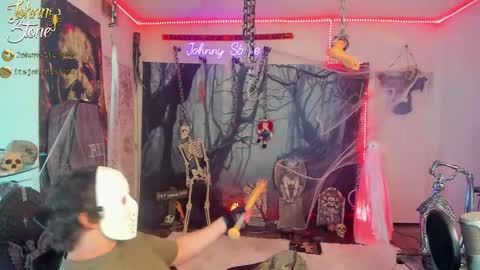 Snapshot of thejohnnystone chatting on October 1, 11:58 pm Johnny Stone online show from October 1, 11:58 pm