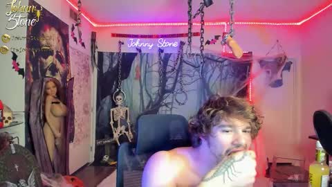 Snapshot of thejohnnystone chatting on October 19, 1:10 am Johnny Stone online show from October 19, 1:10 am