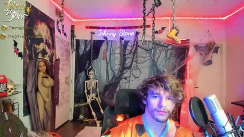 Snapshot of thejohnnystone chatting on October 20, 1:21 am Johnny Stone online show from October 20, 1:21 am