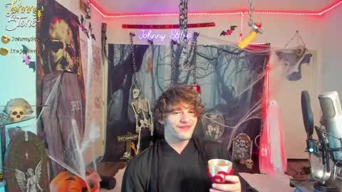 Snapshot of thejohnnystone chatting on October 3, 12:09 am Johnny Stone online show from October 3, 12:09 am