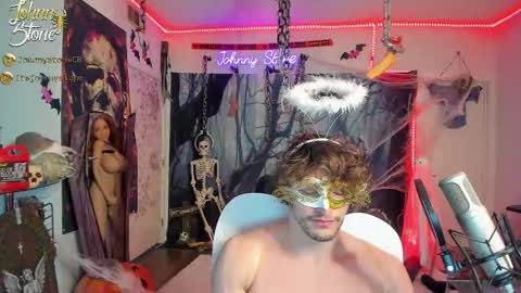 Snapshot of thejohnnystone chatting on October 16, 12:54 am Johnny Stone online show from October 16, 12:54 am