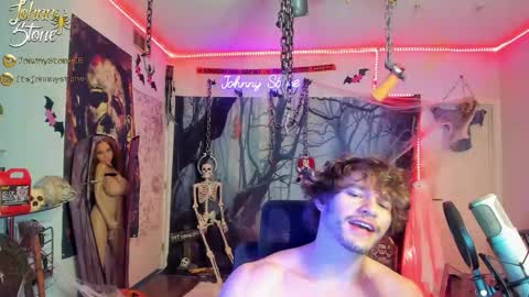 Snapshot of thejohnnystone chatting on October 17, 12:58 am Johnny Stone online show from October 17, 12:58 am