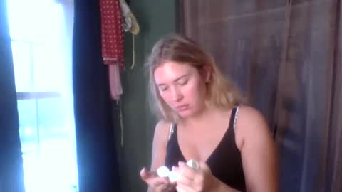 Little Bambii online show from January 7, 1:05 pm