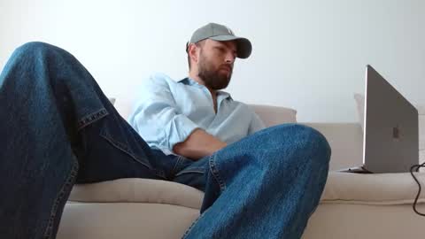 TheMonarchGoat online show from April 20, 6:27 am