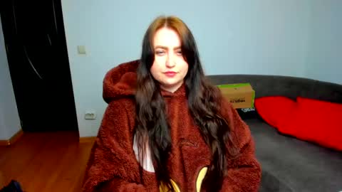Snapshot of thenaughtygf chatting on February 2, 10:28 pm thenaughtygf online show from February 2, 10:28 pm
