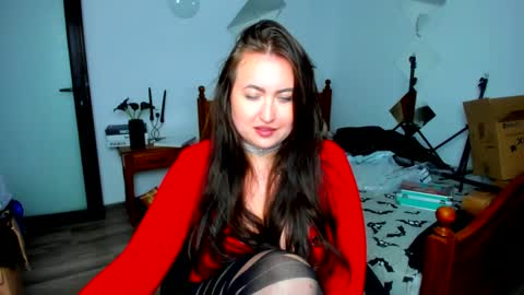 Snapshot of thenaughtygf chatting on September 25, 10:06 pm thenaughtygf online show from September 25, 10:06 pm