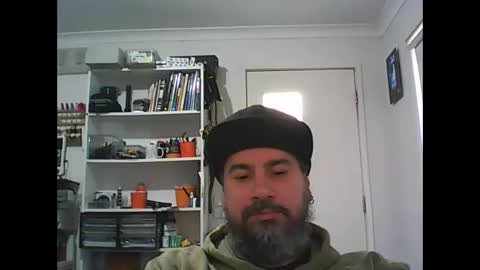 aussiebeard online show from September 12, 3:19 am