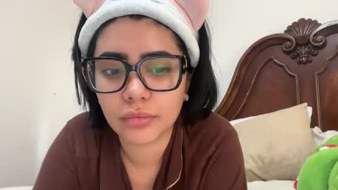 Snapshot of therealcamilabaddie chatting on March 6, 7:54 pm therealcamilabaddie online show from March 6, 7:54 pm