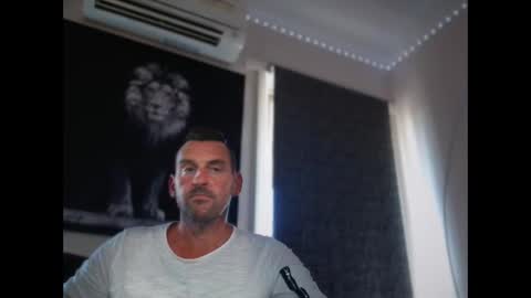 Snapshot of therealkurva4u chatting on January 17, 11:18 pm therealkurva4u online show from January 17, 11:18 pm