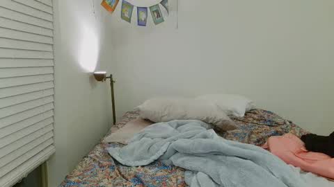 TheRealRussianKream online show from March 16, 2:48 am