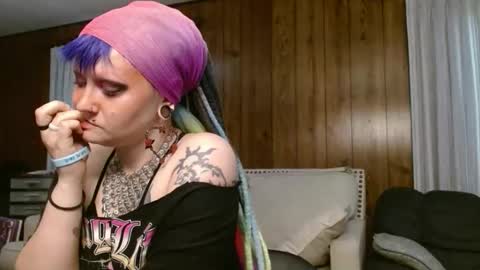 Siren of the Fae online show from April 15, 7:58 pm