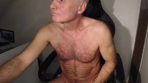 NudeDJ online show from December 19, 6:20 am