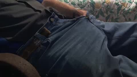 thetnguy online show from October 11, 2:32 pm