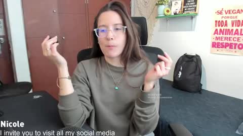 Snapshot of thetropicalseduction chatting on March 4, 7:54 pm Nicole online show from March 4, 7:54 pm