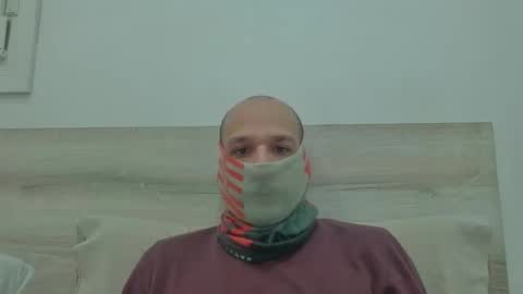 Scarf guy online show from January 8, 7:14 am