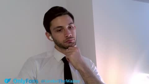 The Waiter online show from December 18, 1:50 pm