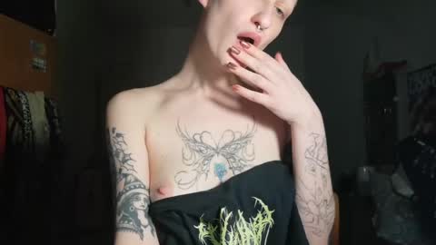 pinky promise online show from April 13, 11:09 pm