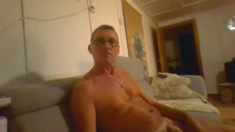 Snapshot of thhe13 chatting on December 21, 4:14 pm thhe13 online show from December 21, 4:14 pm