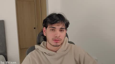 thiaan__ online show from December 19, 2:29 am