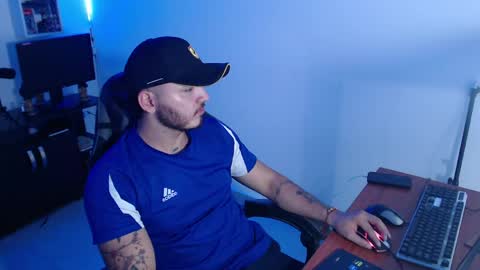 thiago_420 online show from May 20, 1:02 am