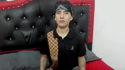 thiago_divine_anki online show from October 20, 9:09 pm