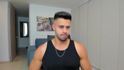 Snapshot of thiago_driussi chatting on February 25, 2:47 am thiago_driussi online show from February 25, 2:47 am