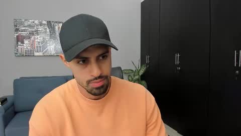 Snapshot of thiago_driussi chatting on October 19, 3:44 am thiago_driussi online show from October 19, 3:44 am