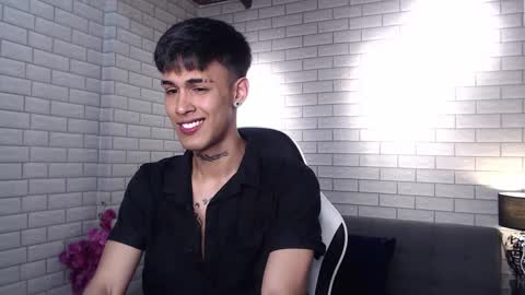 Snapshot of thiago_hard chatting on September 24, 1:29 pm Thiago online show from September 24, 1:29 pm