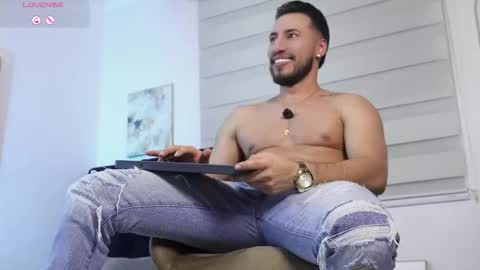 Thiago online show from March 21, 1:44 am