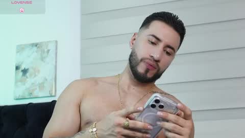 Thiago online show from April 26, 1:14 am