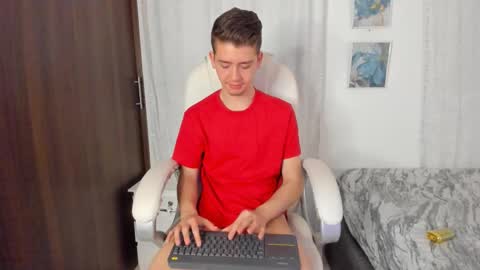 Snapshot of thiago_james69 chatting on October 7, 5:25 am Manuel online show from October 7, 5:25 am