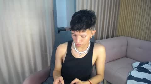 Thiago Khet online show from April 22, 8:05 pm